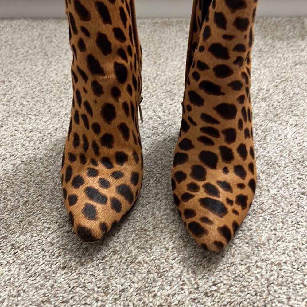 Vince Camuto Cheetah Print Bootie Size 6 - image 4